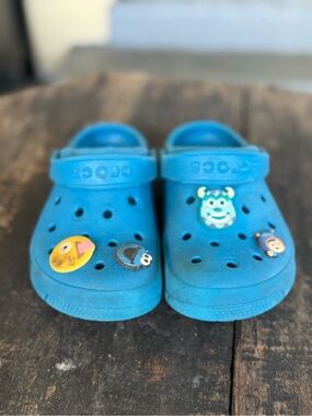 CROCS Kids Blue Classic Clogs with Character Jibbitz